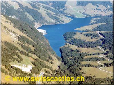 Le lac et le barrage de l'Hongrin