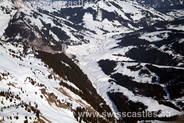 Le lac et le barrage de l'Hongrin