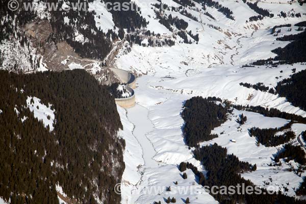 Le lac et le barrage de l'Hongrin